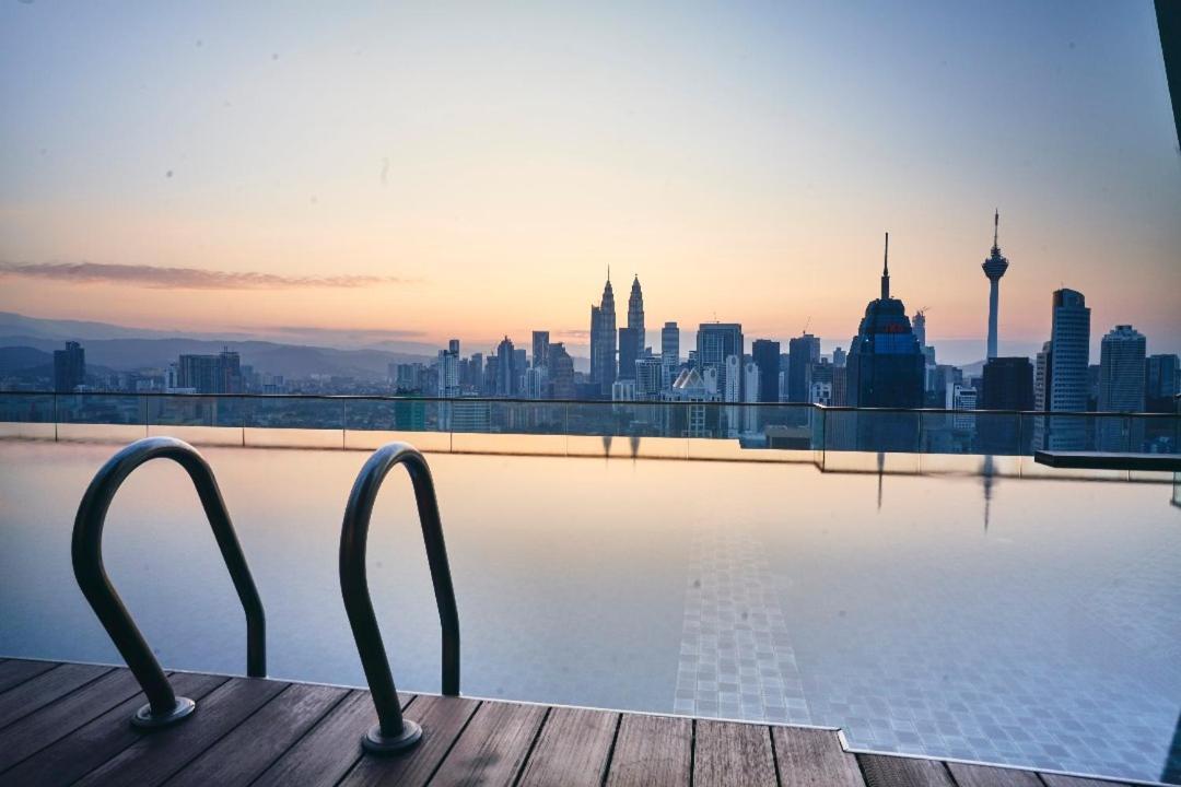 Regalia Suites Infinity Pool Kuala Lumpur Kültér fotó