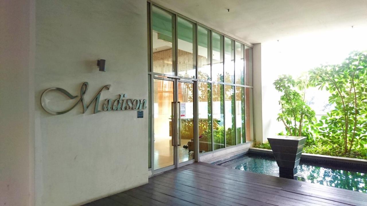 Regalia Suites Infinity Pool Kuala Lumpur Kültér fotó